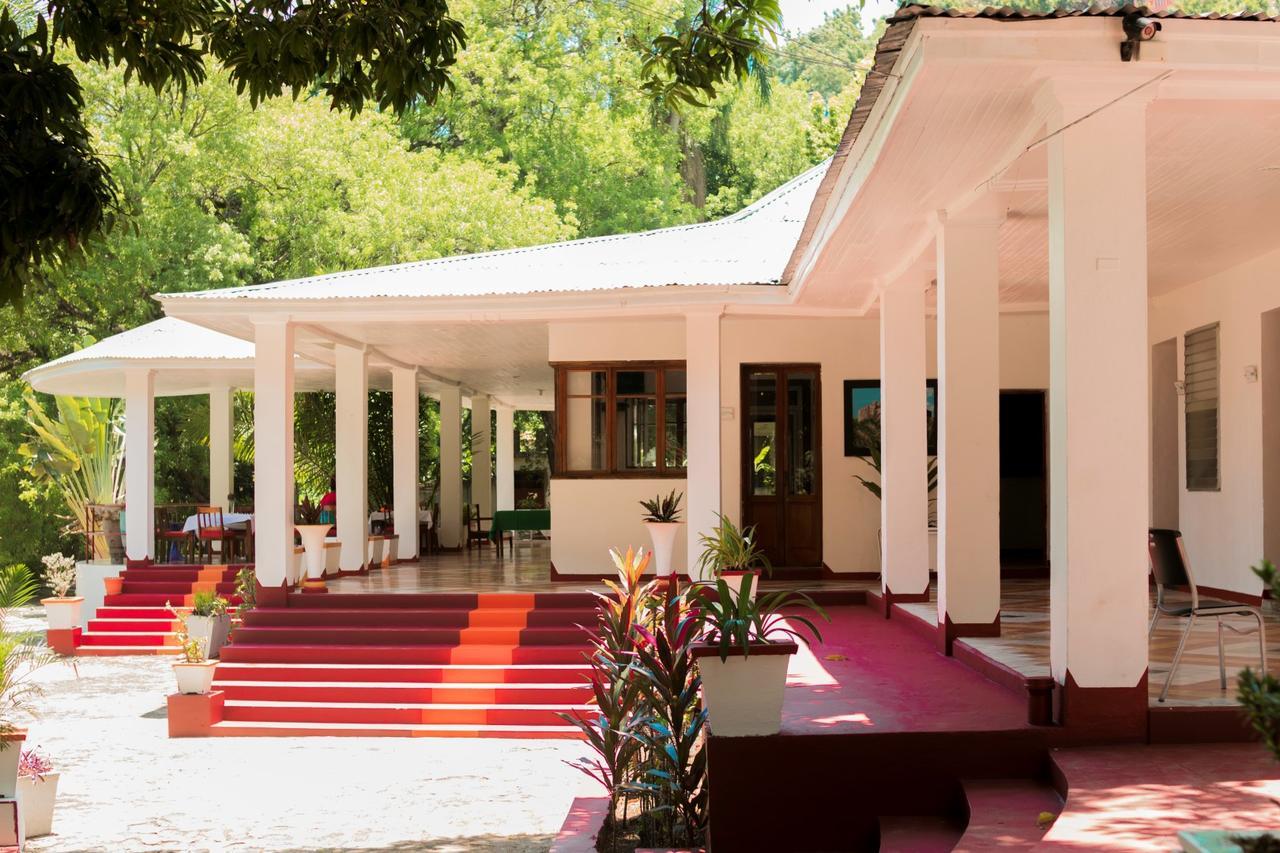 Le Grand Hotel Beck Cap-Haïtien Buitenkant foto
